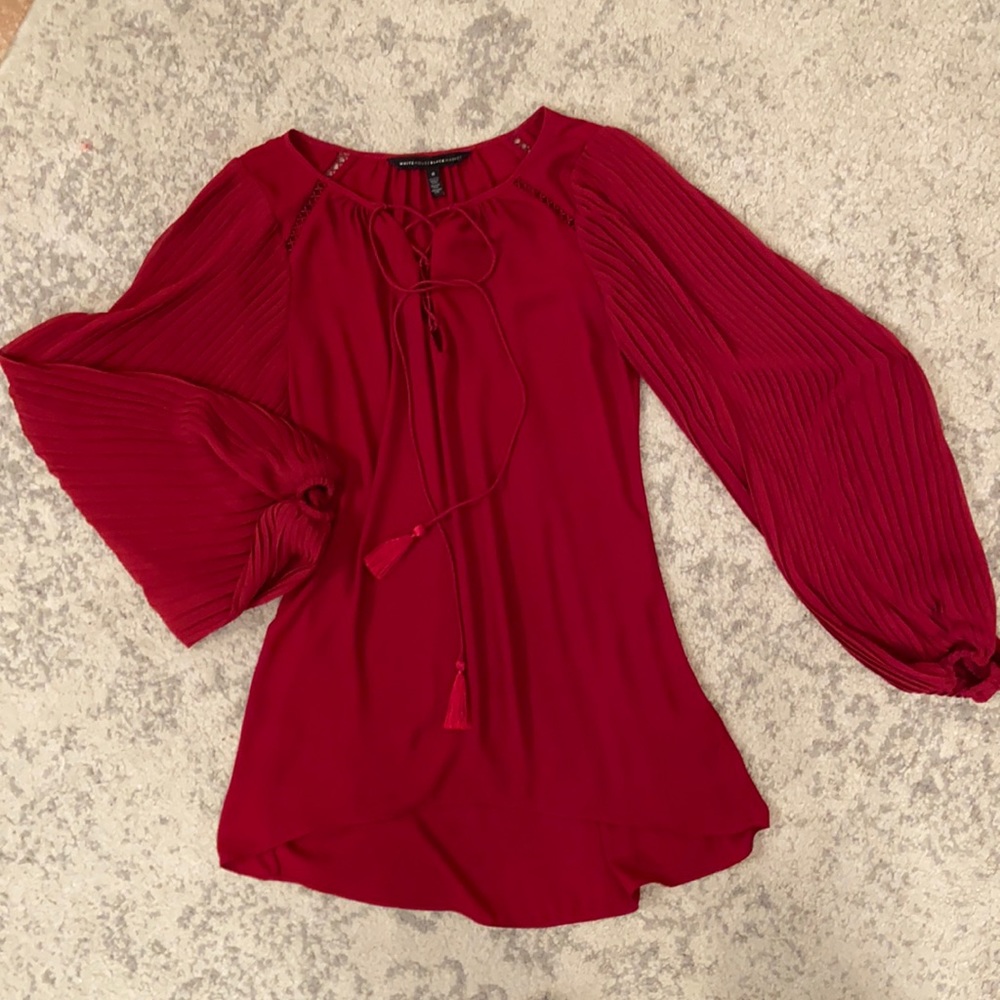 White House Black Market women’s top size 0